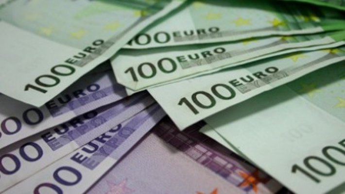 Guvernul angajează experţi privaţi cu 280 euro/zi